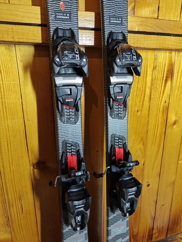 LYŽE VOLKL PEREGRINE 7.2 ANTHRAZIT 172CM --MODEL 2025--